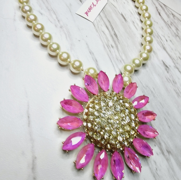 Betsey Johnson Necklace Large Pink Pave Daisy Flower With Faux Pearls & Crystals - Picture 12 of 12